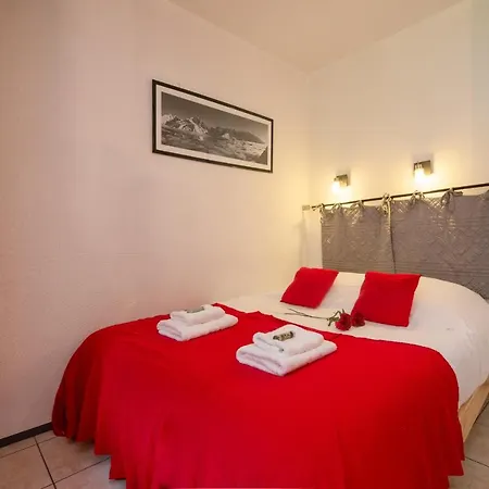 Sleeps 4 Apartment Chamonix